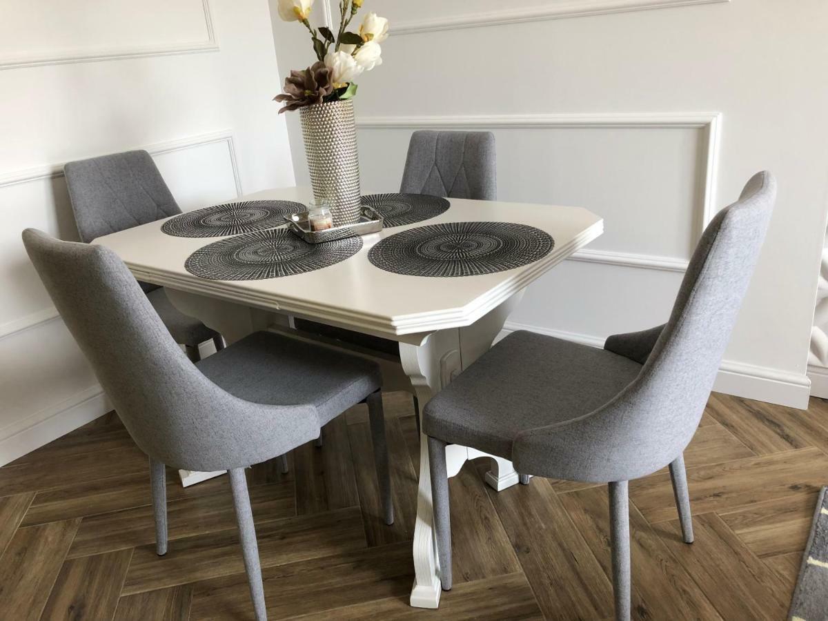 Family & Business Elegant Apartments Ul Warszawska - 2 Bedroom, Balcony, Parking Kielce Luaran gambar