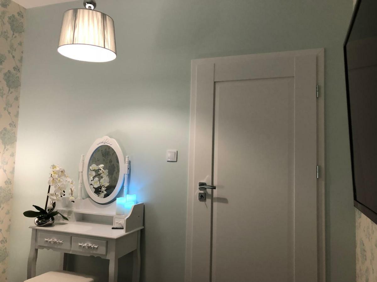 Family & Business Elegant Apartments Ul Warszawska - 2 Bedroom, Balcony, Parking Kielce Luaran gambar