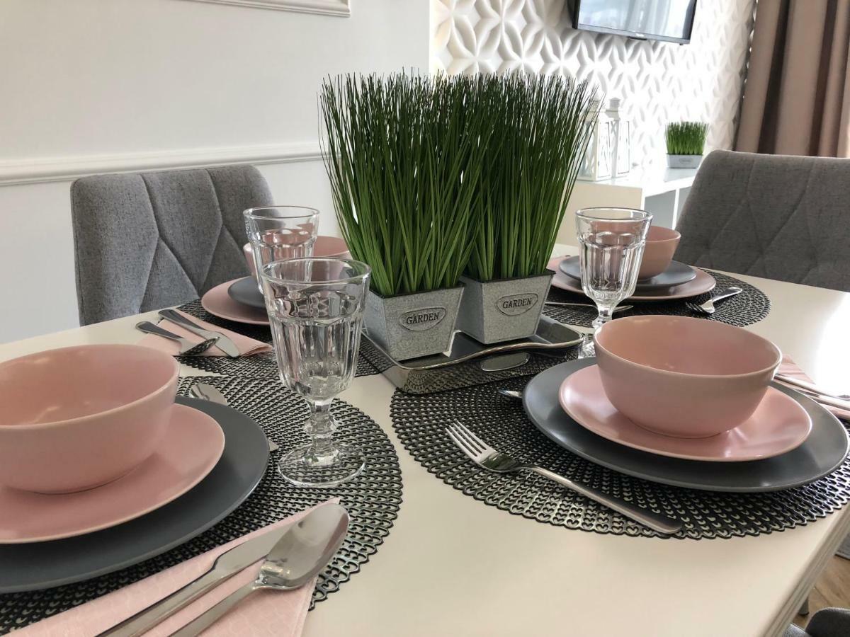 Family & Business Elegant Apartments Ul Warszawska - 2 Bedroom, Balcony, Parking Kielce Luaran gambar