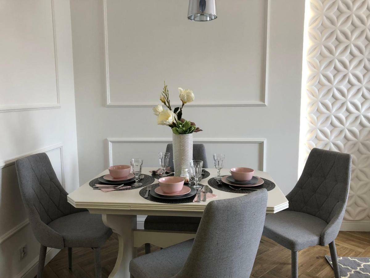 Family & Business Elegant Apartments Ul Warszawska - 2 Bedroom, Balcony, Parking Kielce Luaran gambar