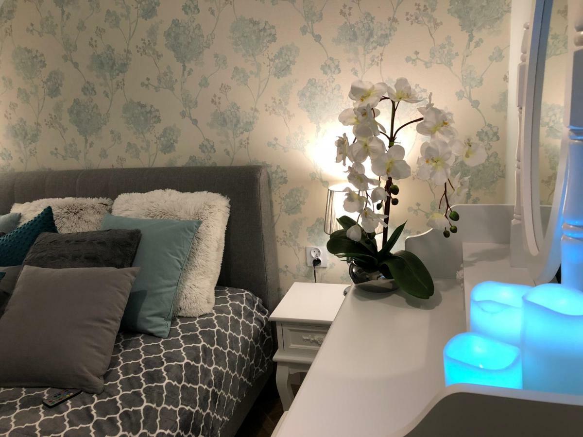 Family & Business Elegant Apartments Ul Warszawska - 2 Bedroom, Balcony, Parking Kielce Luaran gambar