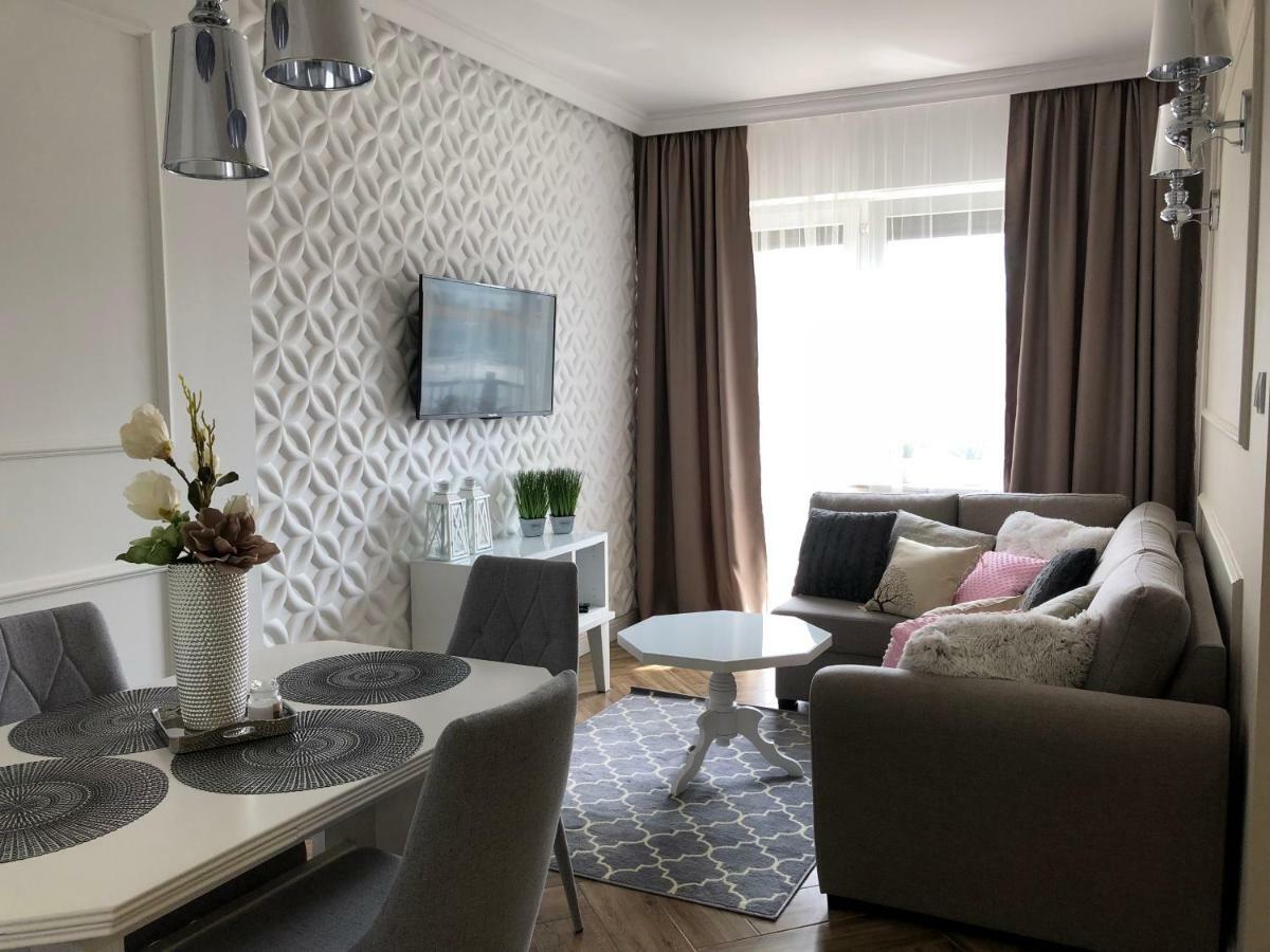 Family & Business Elegant Apartments Ul Warszawska - 2 Bedroom, Balcony, Parking Kielce Luaran gambar