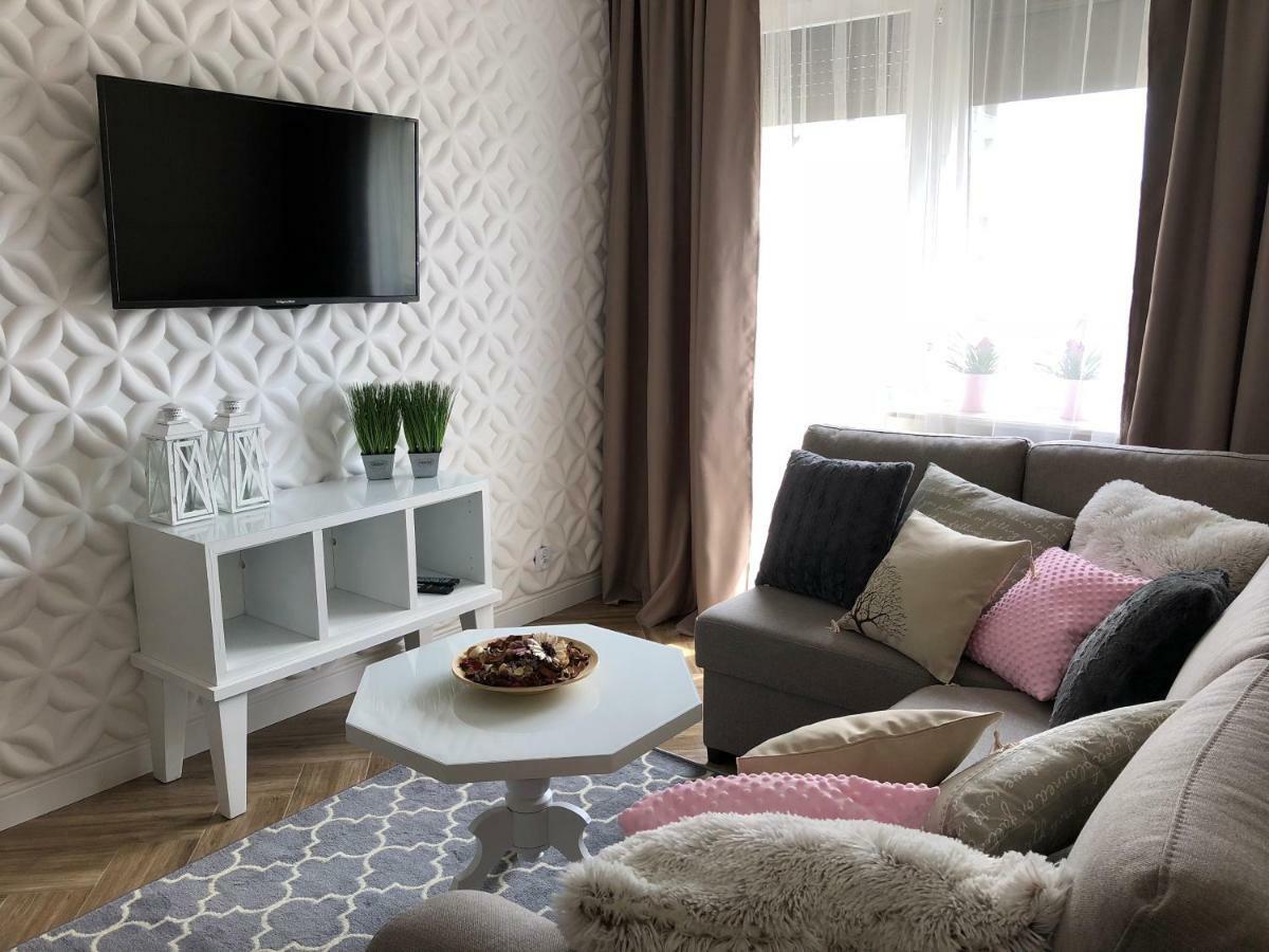 Family & Business Elegant Apartments Ul Warszawska - 2 Bedroom, Balcony, Parking Kielce Luaran gambar